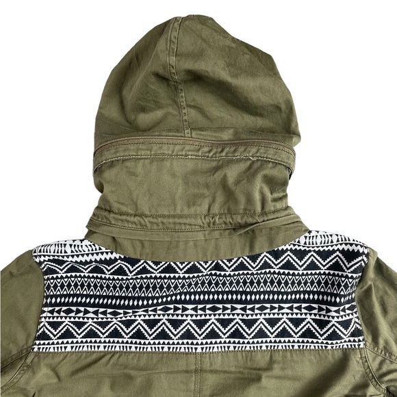 Women’s ROXY Army Green Hooded Jacket w/ Aztec Pattern & Pockets MEDIUM - Picture 7 of 9